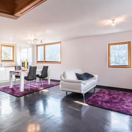 Διαμέρισμα Chasa Sampuoir