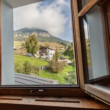 Διαμέρισμα Chasa Sampuoir *